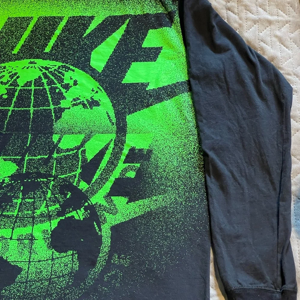 Nike world‎ wide l/s shirt men’s size large pre-owned condition black
